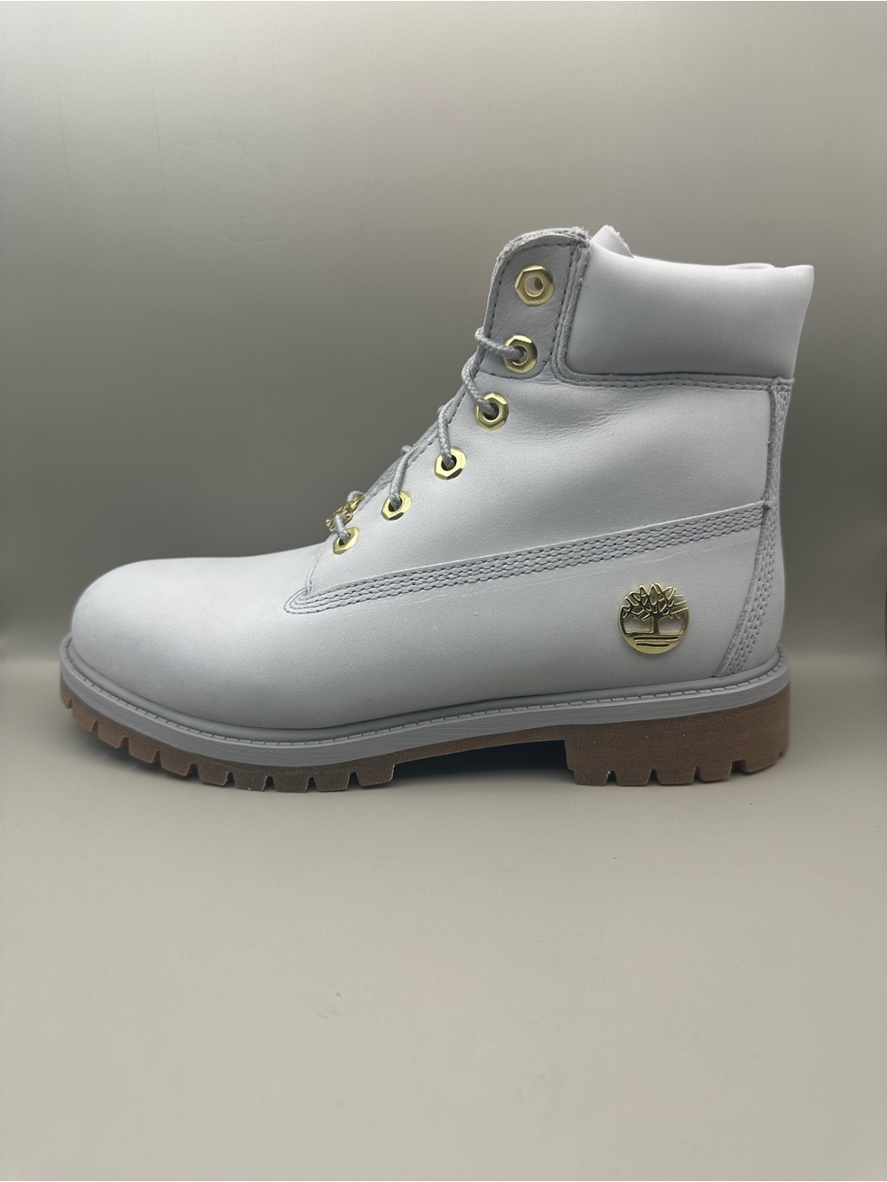 **NEW** Timberland White Leather Boot with Gold Trim sz 5